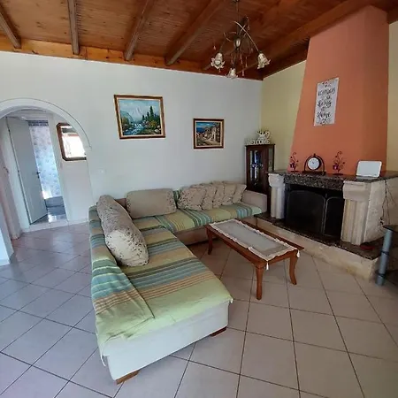 Apartment Family Sweet Ioanna Karousades (Esperies)